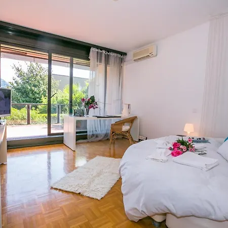 Luxury - Happy Apartment